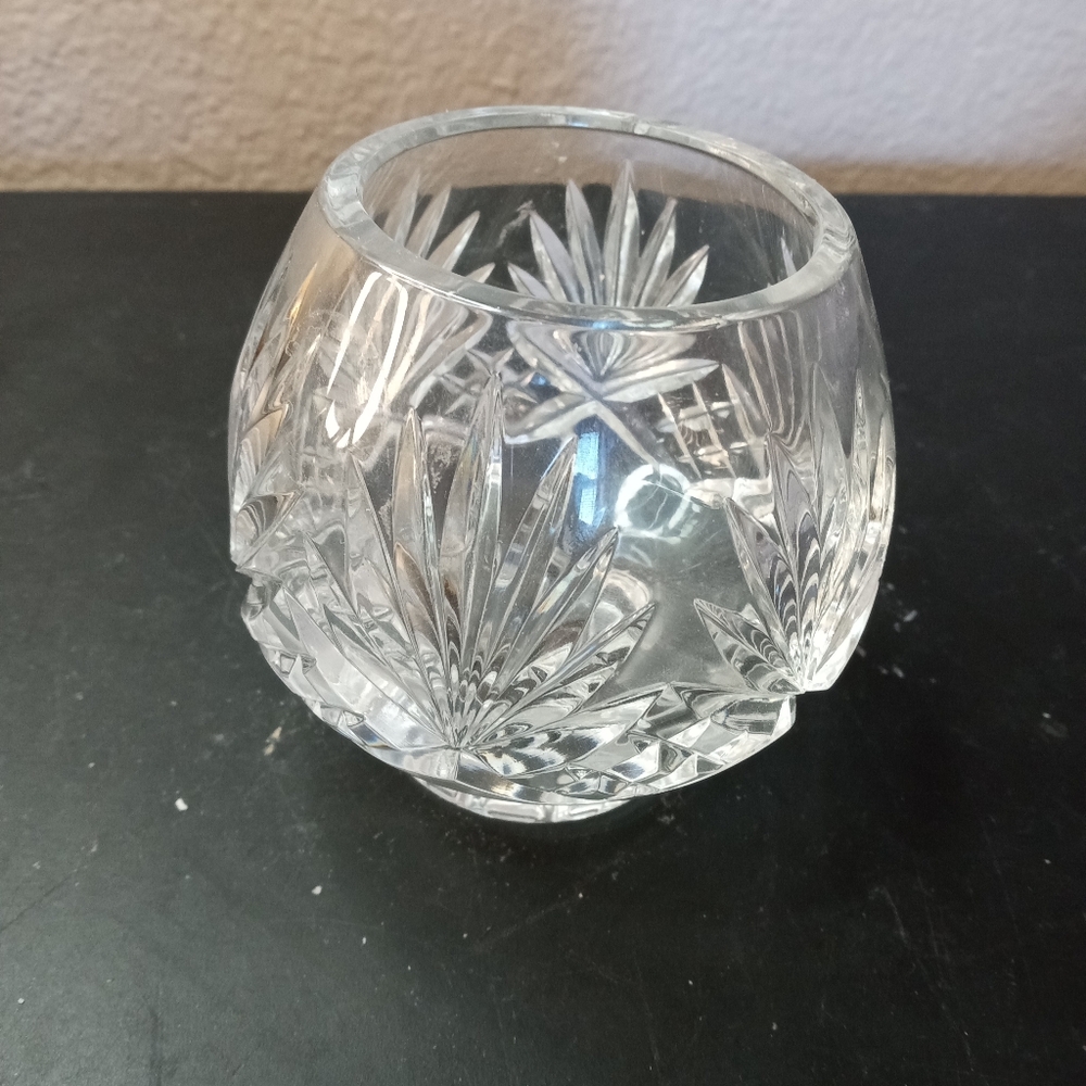 Elegant Clear Glass Art Vase